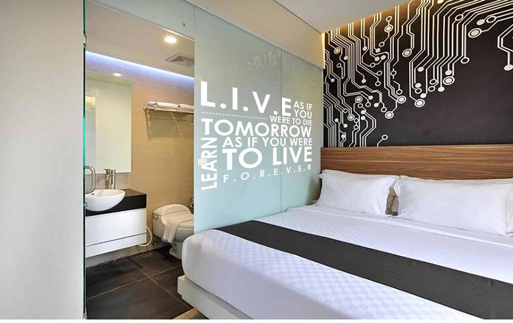 The Life Hotels City Center Surabaya Exteriör bild