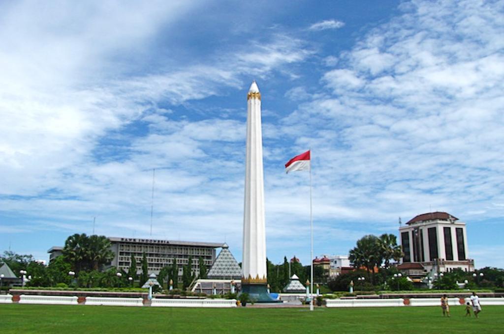 The Life Hotels City Center Surabaya Exteriör bild