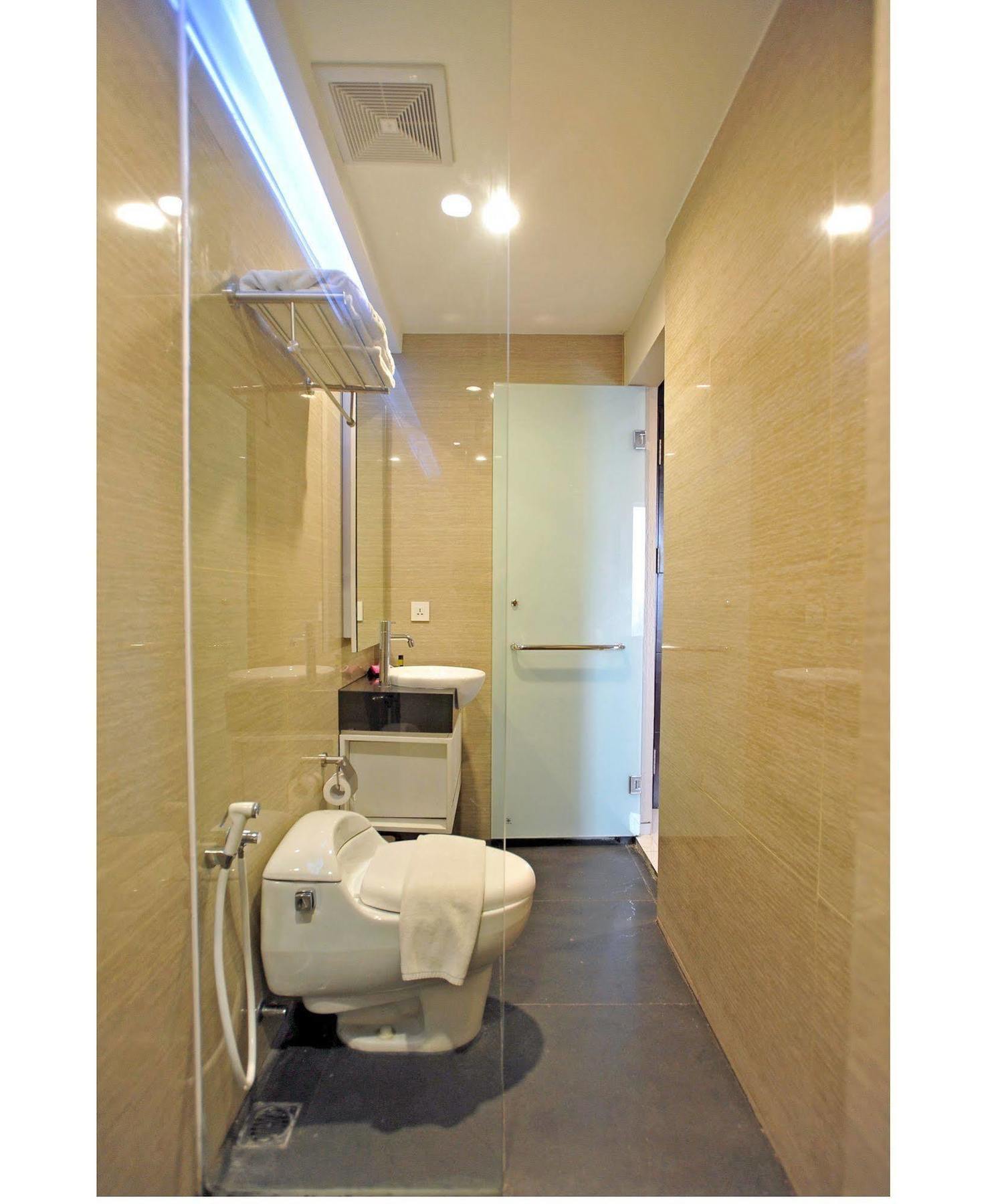 The Life Hotels City Center Surabaya Exteriör bild