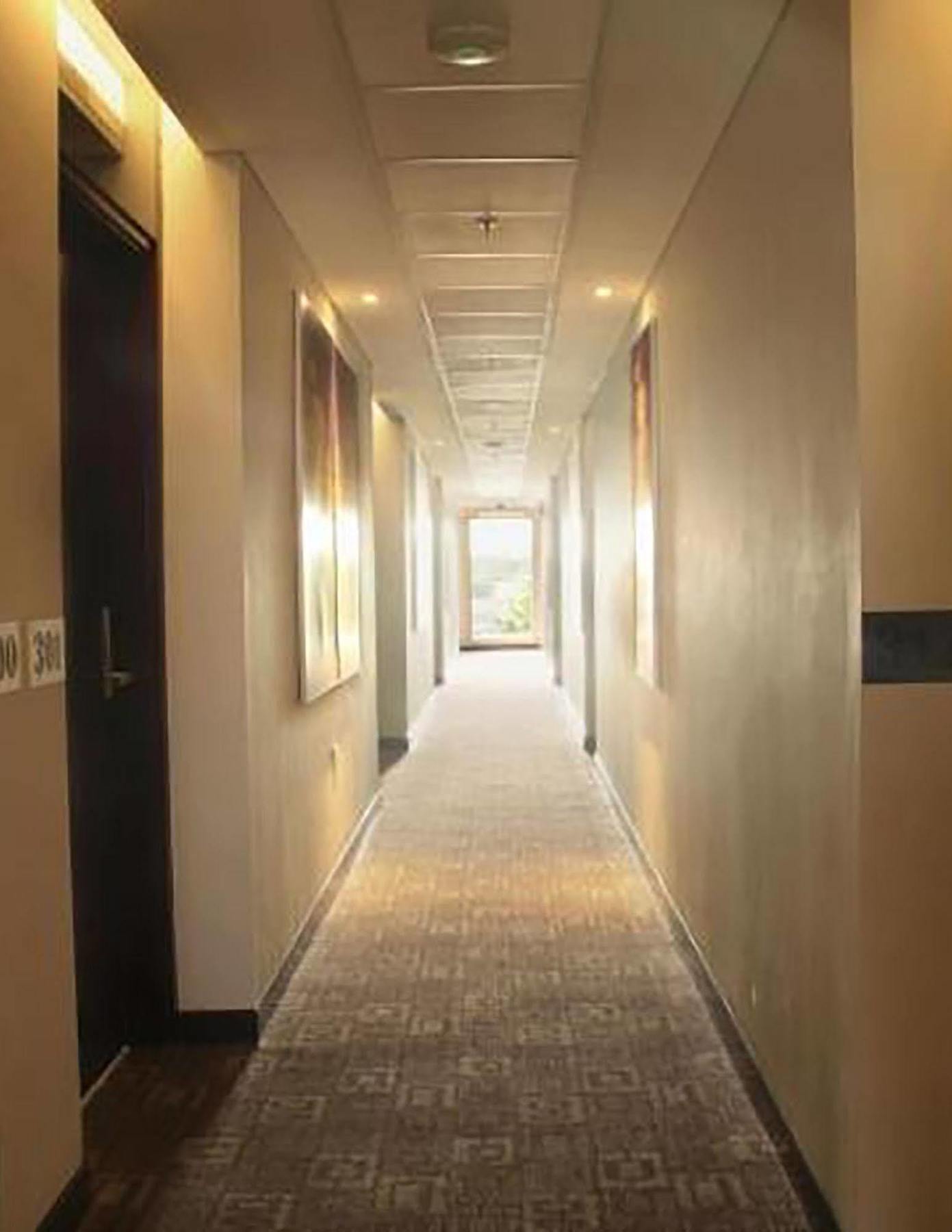 The Life Hotels City Center Surabaya Exteriör bild